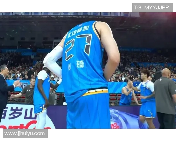 重大伤情通报：主力中锋或将缺席整个赛季