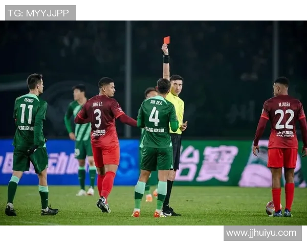 中国足球裁判首次执法欧战，国际足联高度评价